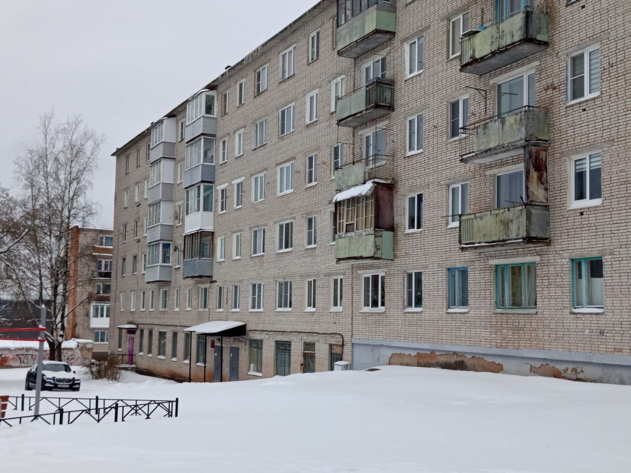 Пикалёво, 6-й микрорайон, 19