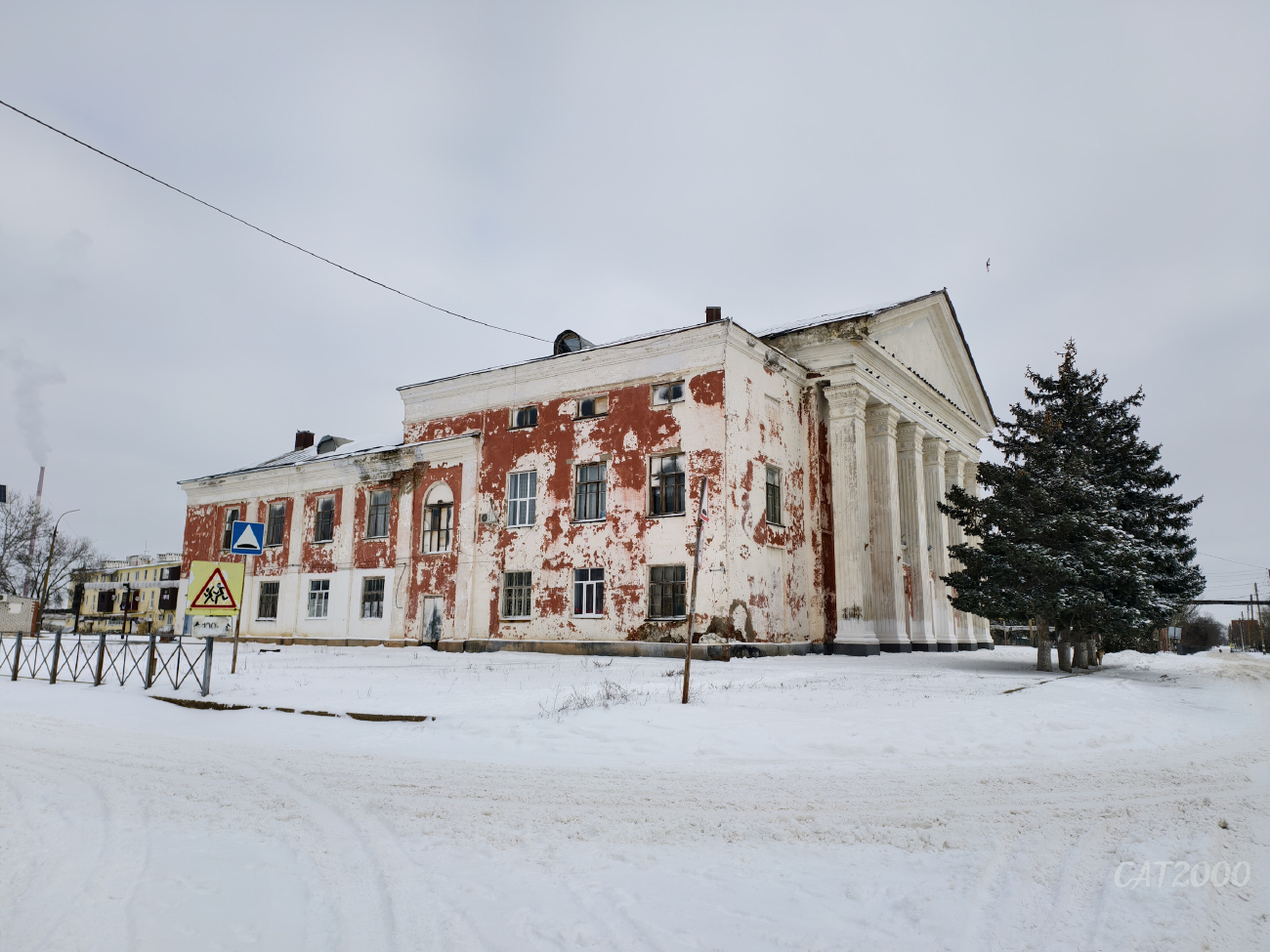 Оранжереи, Улица Кирова, 2