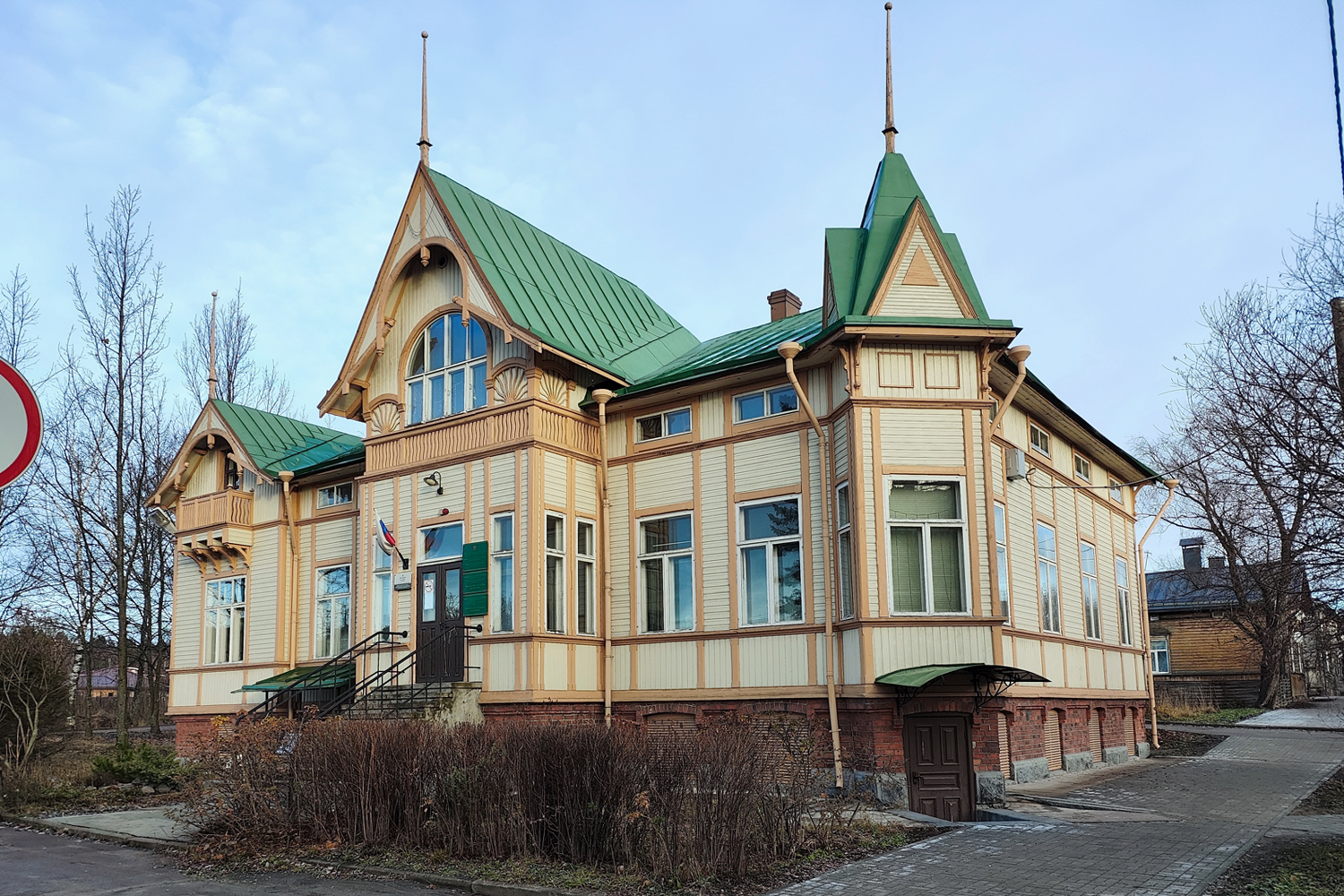 Сортавала, Ладожская улица, 1