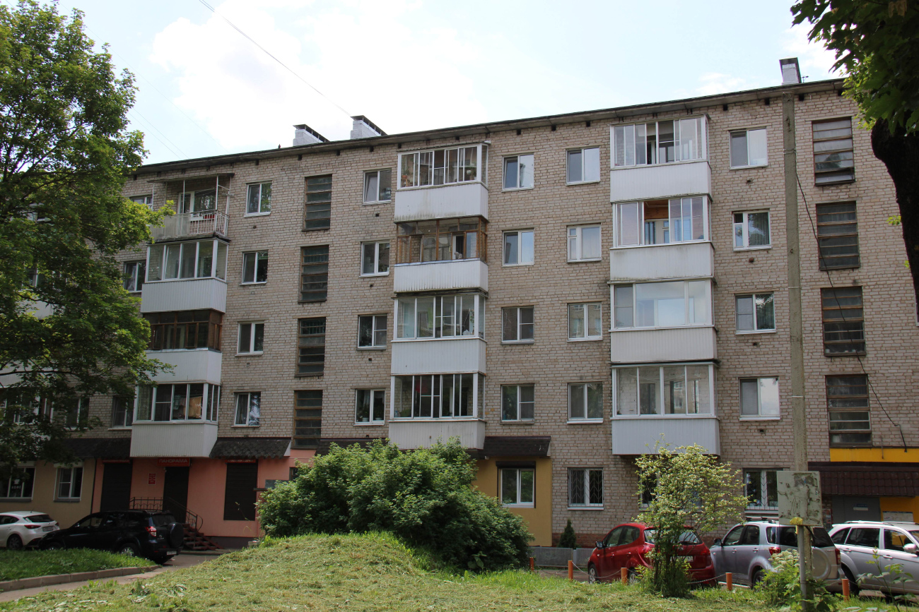 Смоленск, Улица Октябрьской Революции, 32