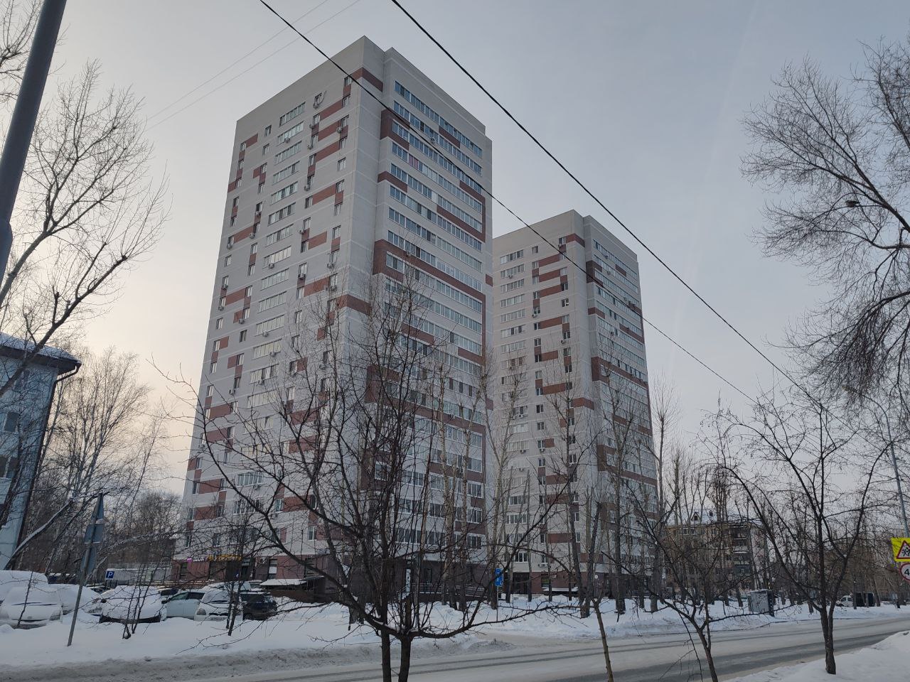 Тюмень, Проезд Геологоразведчиков, 44; Проезд Геологоразведчиков, 44а