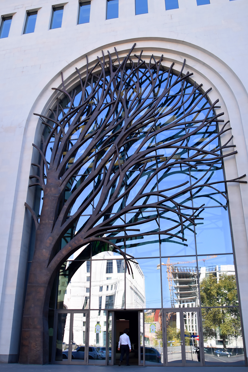 Ереван, Улица Вазгена Саргсяна, 2/1