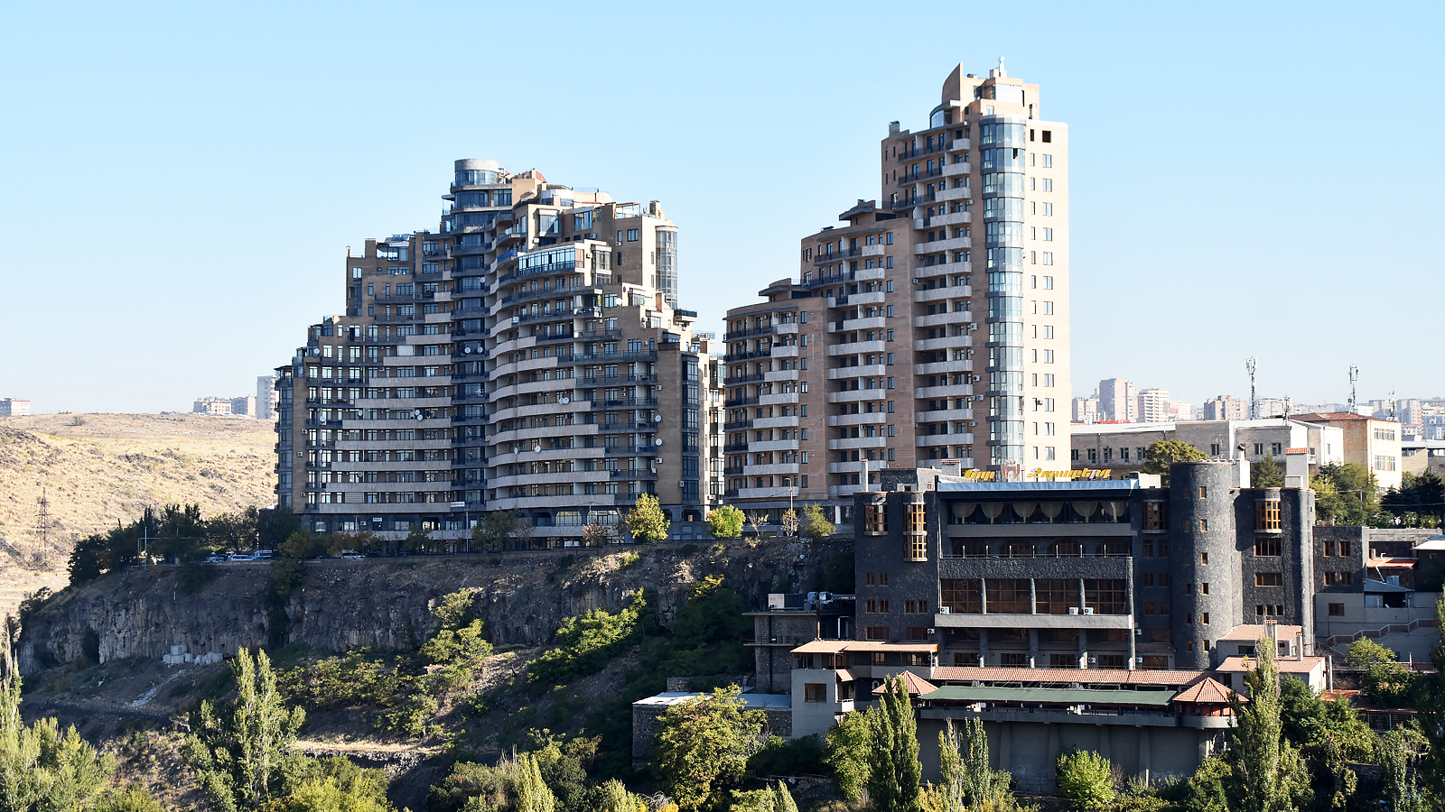 Ереван, Улица Дзорапа, 40/1; Улица Дзорапа, 40/13; Улица Дзорапа, 19/4