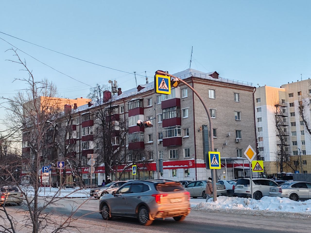 Тюмень, Улица Луначарского, 9; Нагорная улица, 6