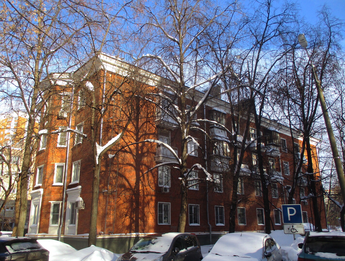 Москва, Средняя Первомайская улица, 12