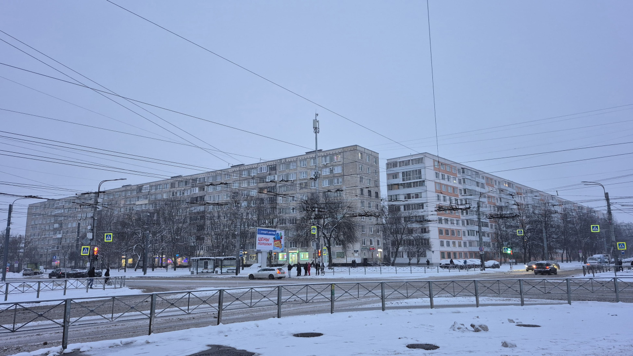 Petersburg, Улица Белы Куна, 20 корп. 1; Пражская улица, 15