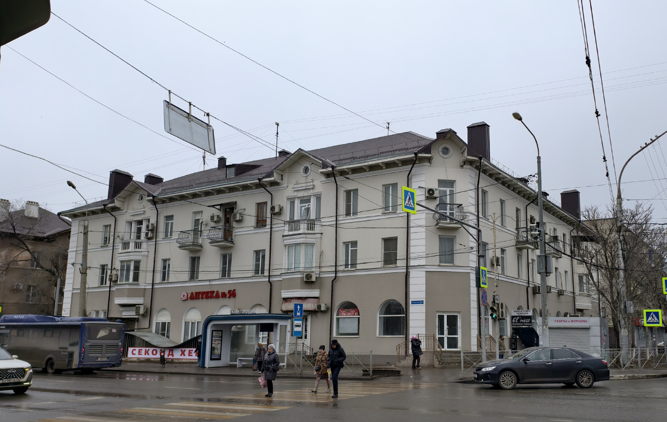 Астрахань, Улица Богдана Хмельницкого, 32 / Боевая улица, 46