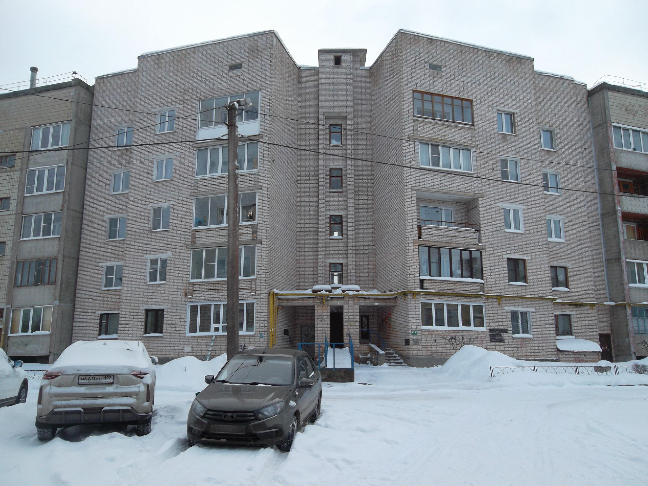 Пикалёво, 5-й микрорайон, 1