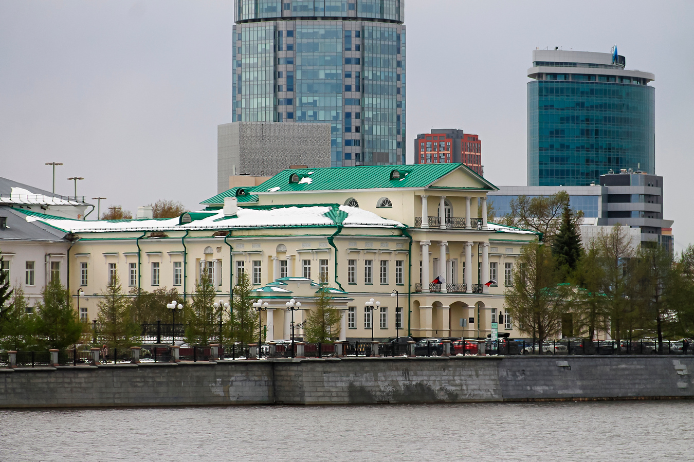 Yekaterinburg, Набережная Рабочей Молодёжи, 3
