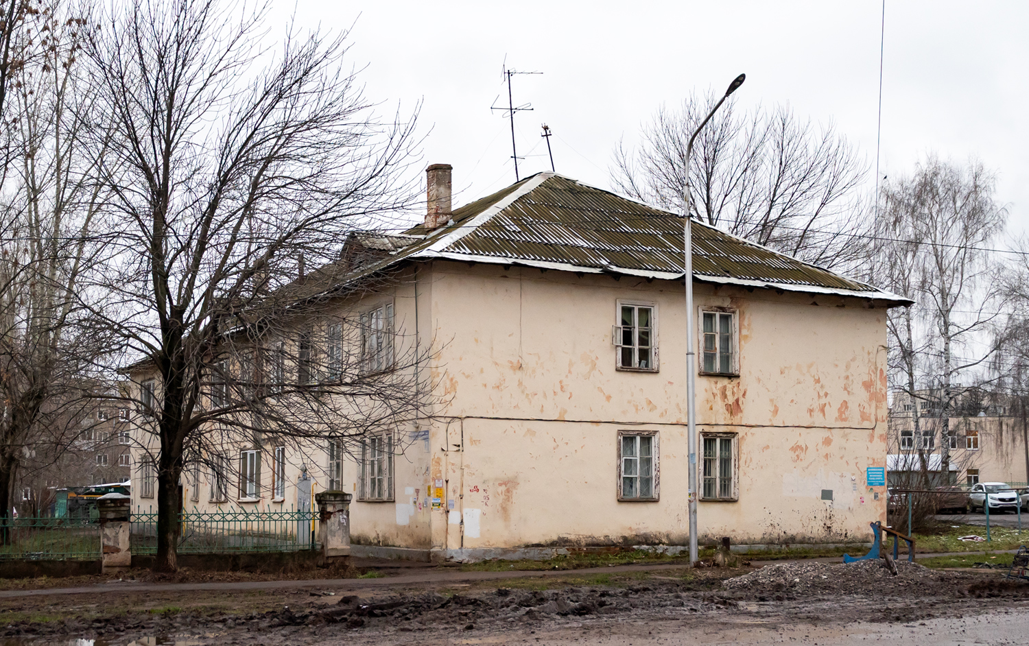 Уфа, Улица Богдана Хмельницкого, 20 / Уссурийская улица, 34