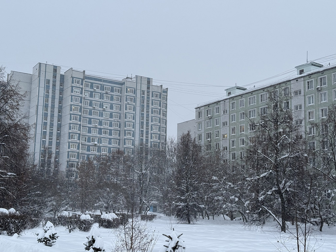 Королёв, Проспект Космонавтов, 22 / Улица Горького, 10; Улица Горького, 6