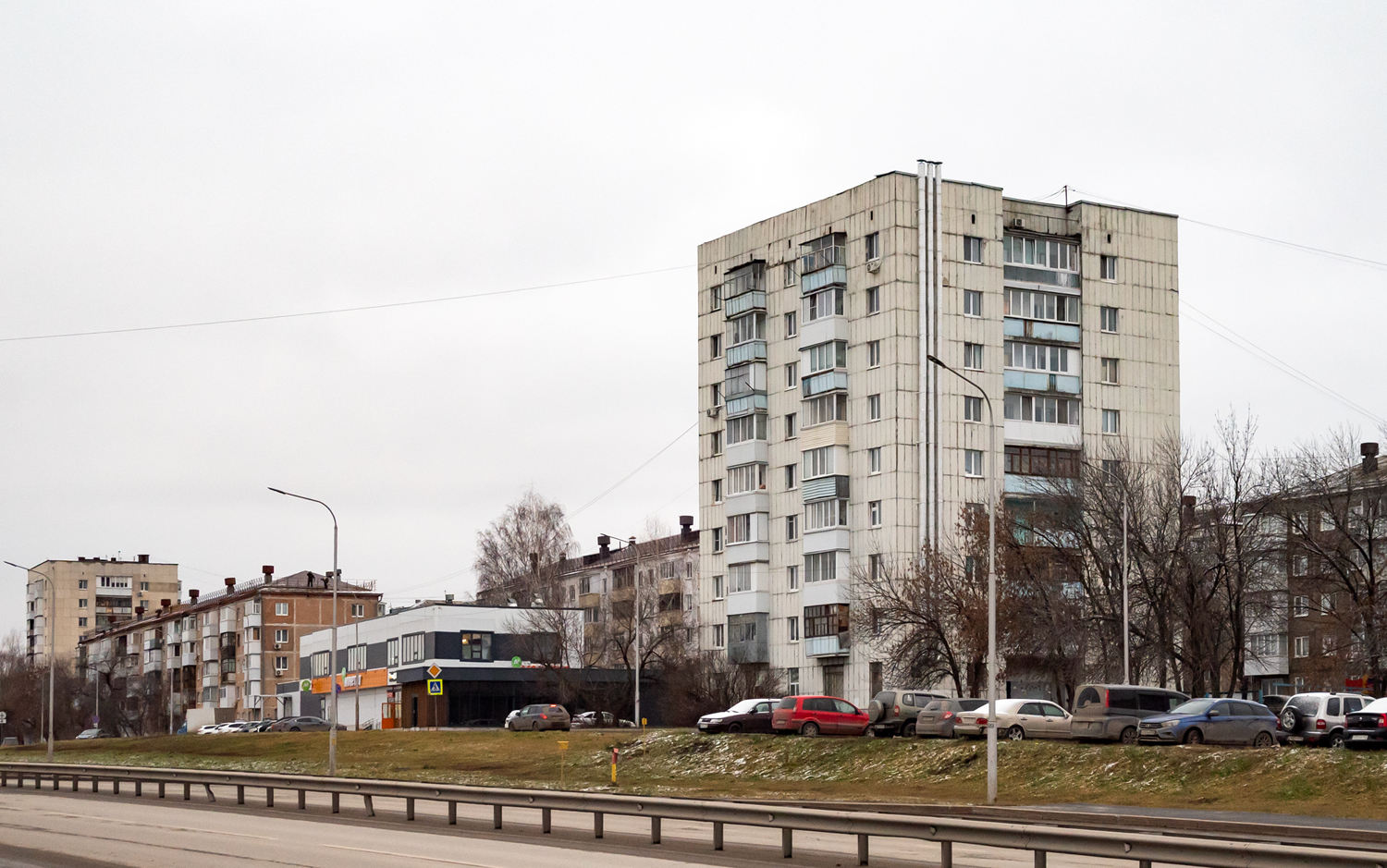 Уфа, Интернациональная улица, 165/1 стр; Интернациональная улица, 167 / Улица Сергея Вострецова, 2