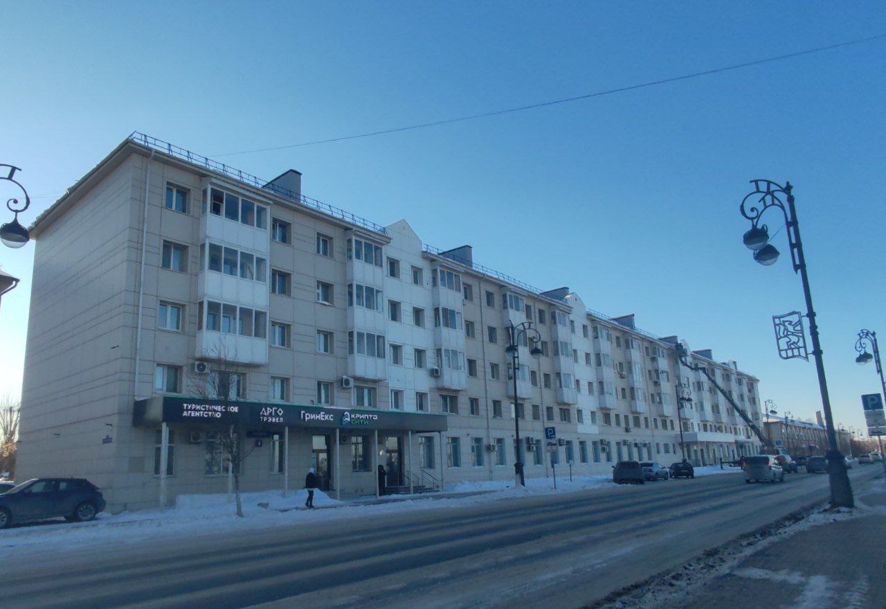 Тюмень, Улица Республики, 6; Улица Республики, 6А; Улица Республики, 2 / Улица Ленина, 1