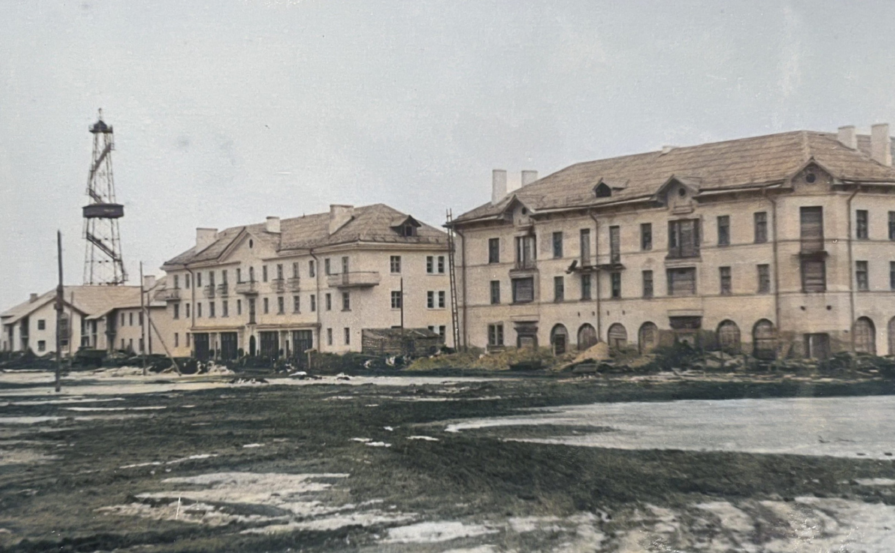 Астрахань, Улица Богдана Хмельницкого, 25; Боевая улица, 48 / Улица Богдана Хмельницкого, 27