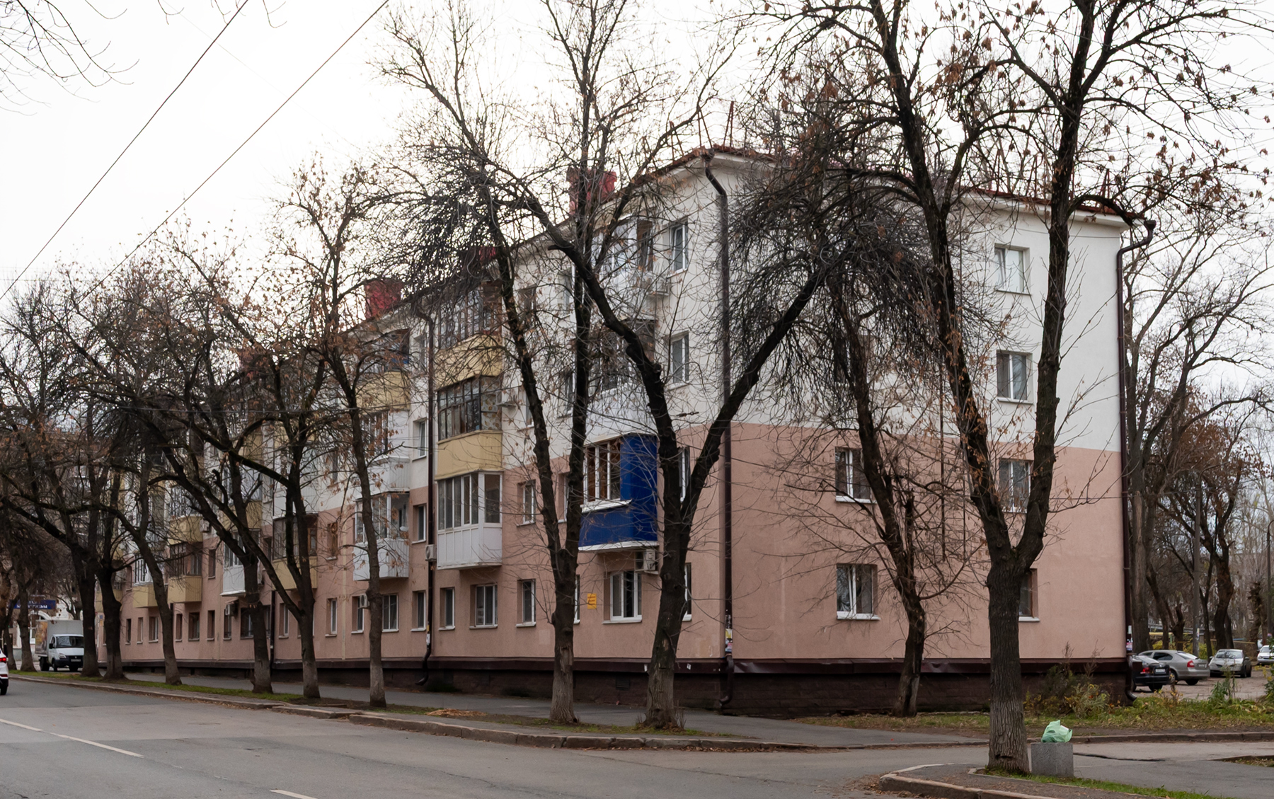 Уфа, Улица Конституции, 8 / Кольцевая улица, 35