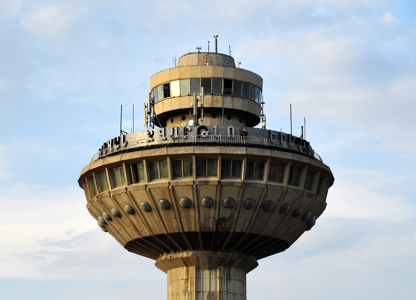 Ереван, Аэропорт Звартноц, аэровокзал