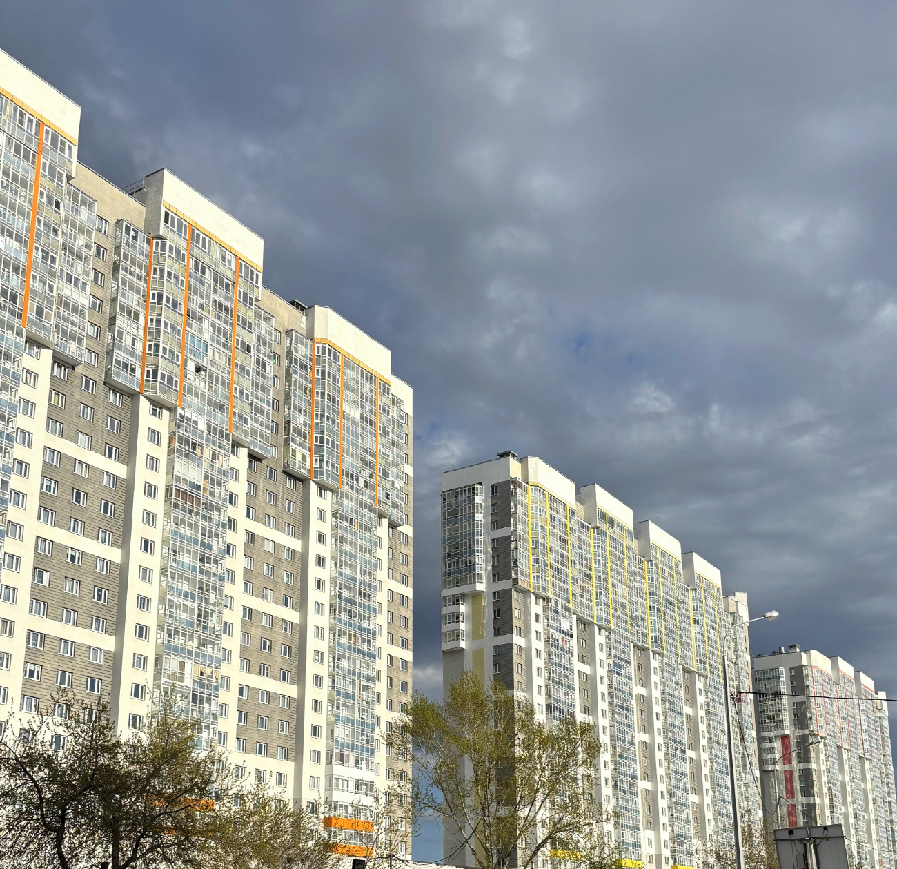 Екатеринбург, Рассветная улица, 8 корп. 2; Рассветная улица, 6 корп. 2; Рассветная улица, 6 корп. 1