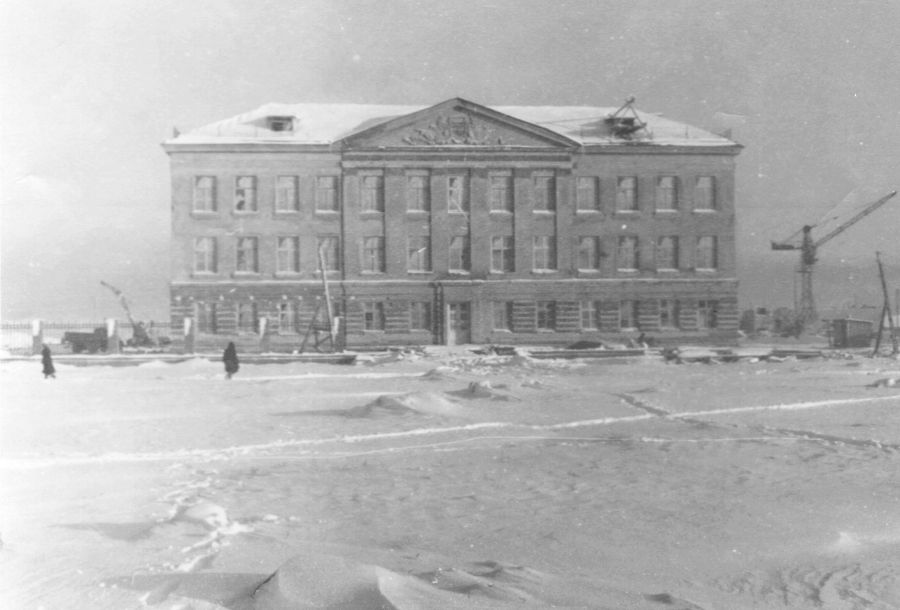 Пикалёво, Заводская улица, 21