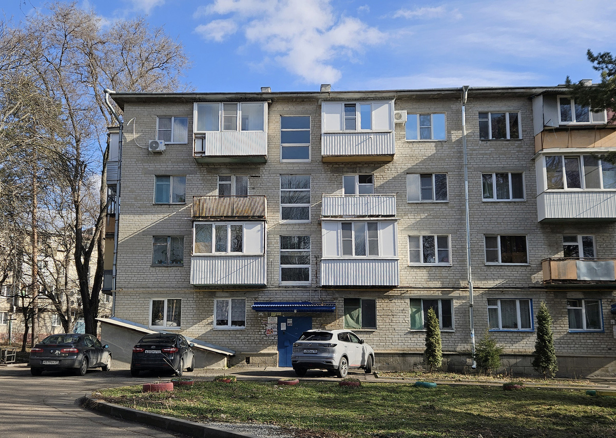 Лермонтов, Улица Октябрьская, 48