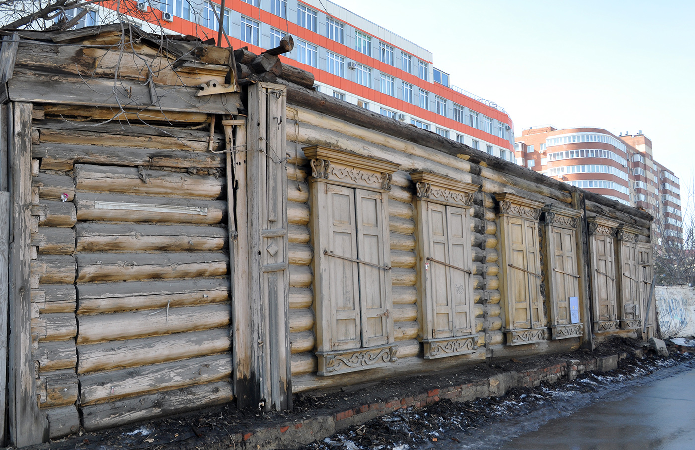 Омск, Улица 10 лет Октября, 60