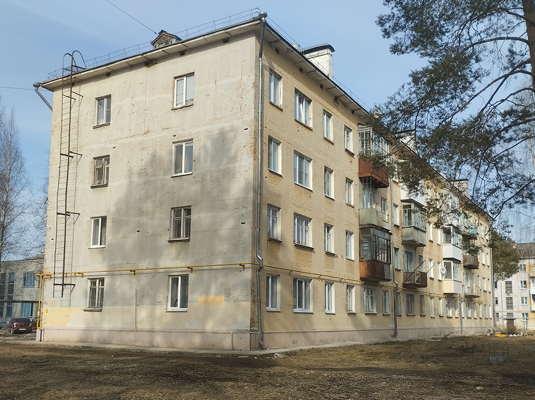 Мирный, Улица Чайковского, 6