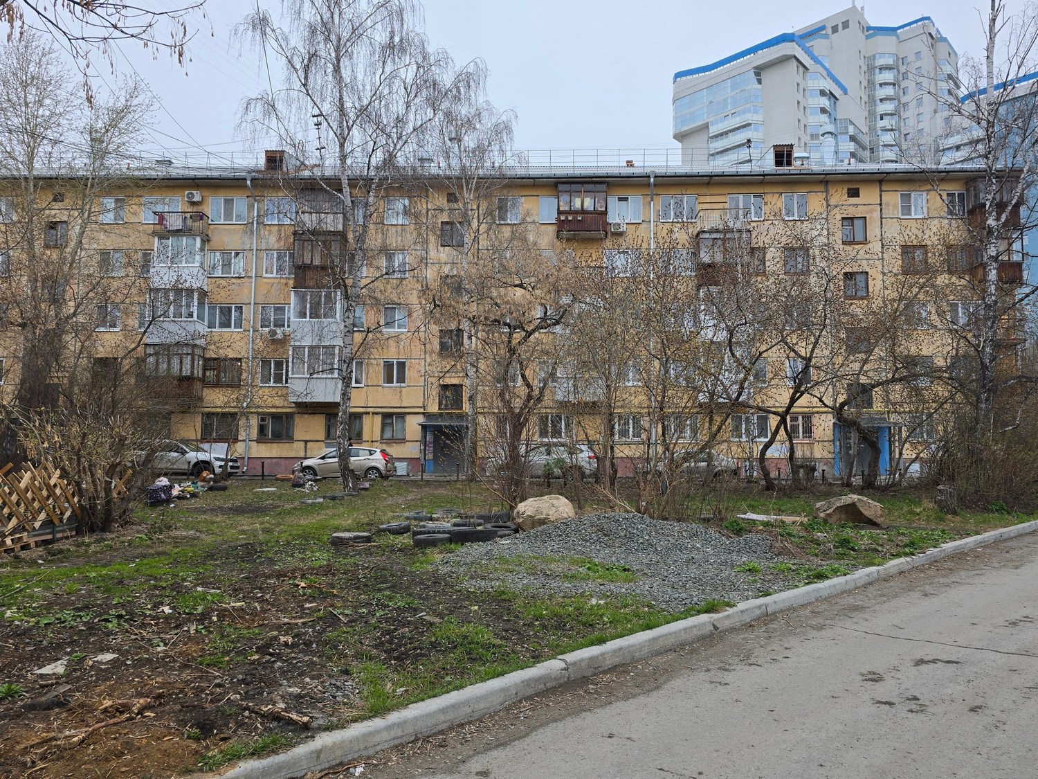 Екатеринбург, Улица Пальмиро Тольятти, 7