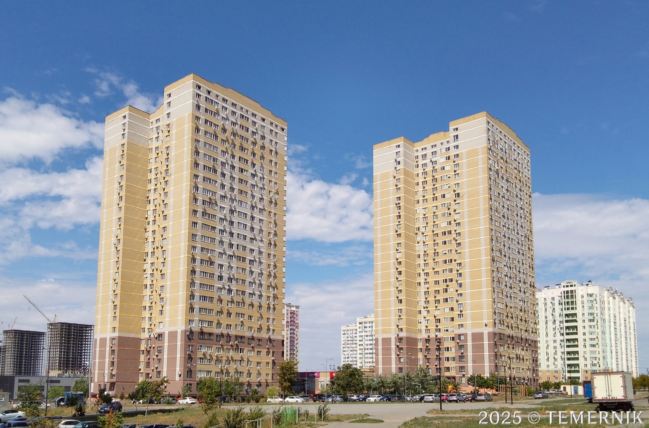 Ростов-на-Дону, Улица Еляна, 68; Улица Ерёменко, 100 / Улица Еляна, 70; Улица Ерёменко, 103