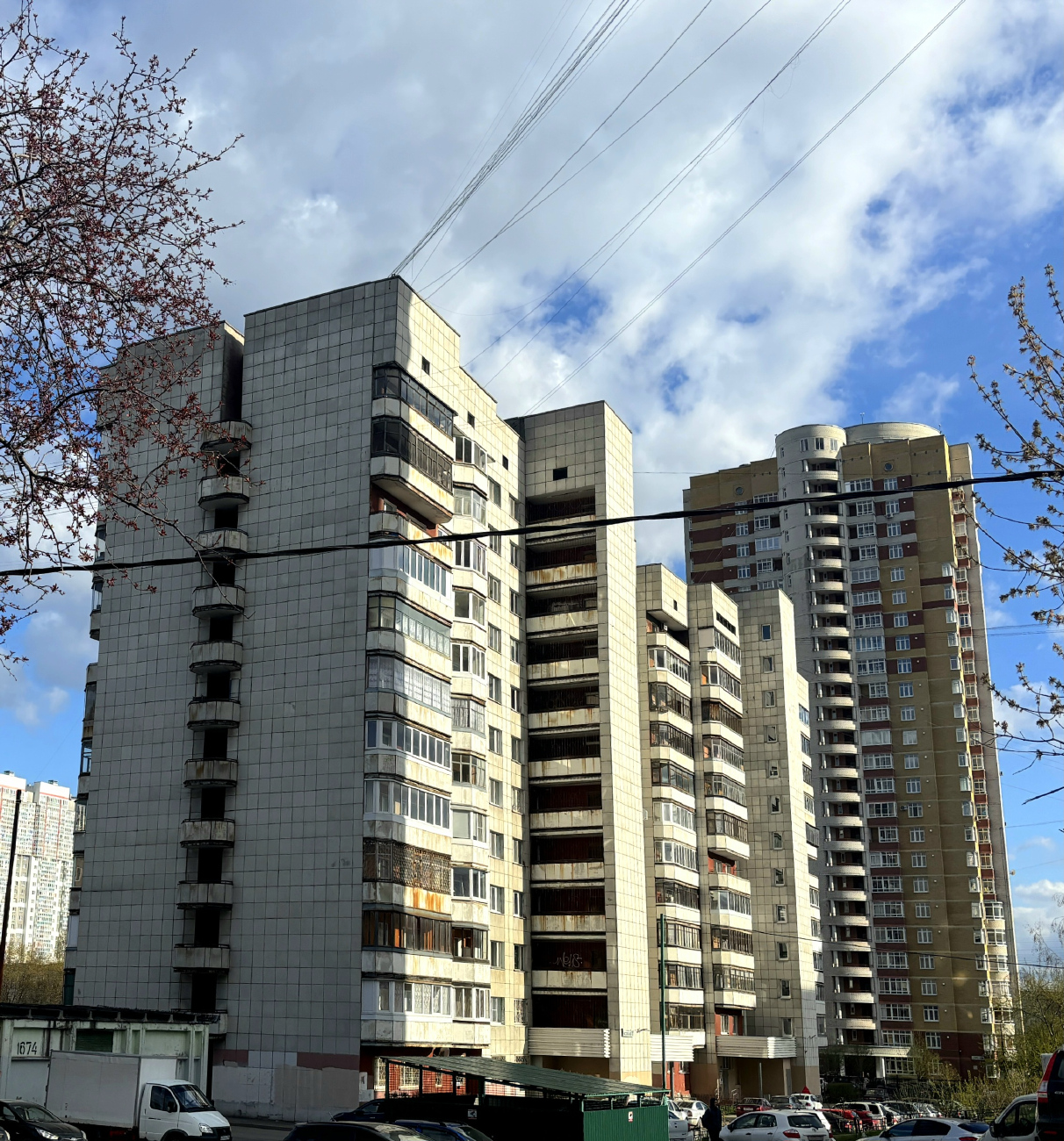 Екатеринбург, Рассветная улица, 11А; Рассветная улица, 9А