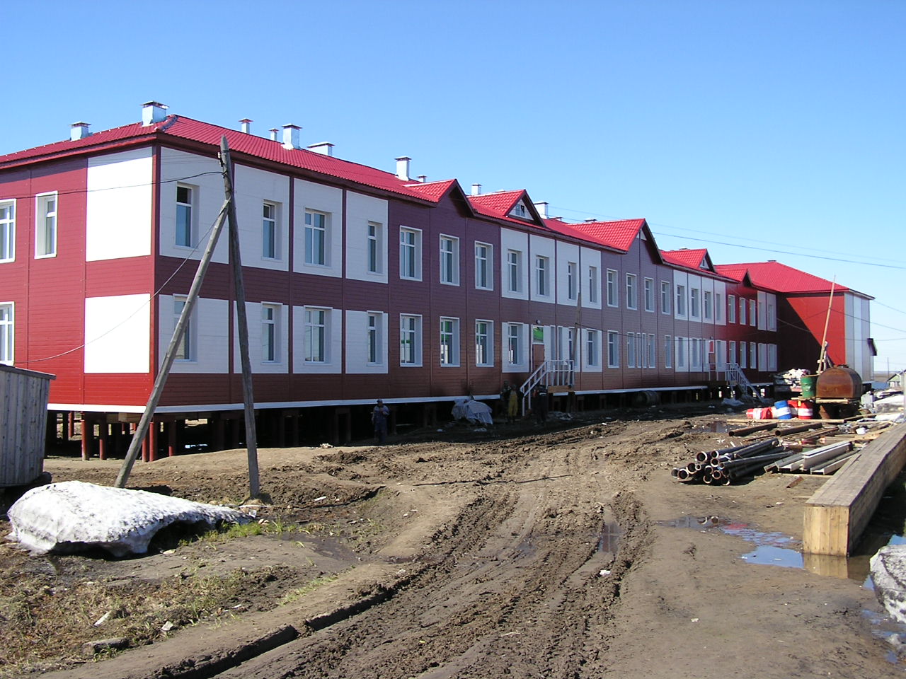 Zapolyarny district, other localities, пос. Каратайка, Центральная улица, 10