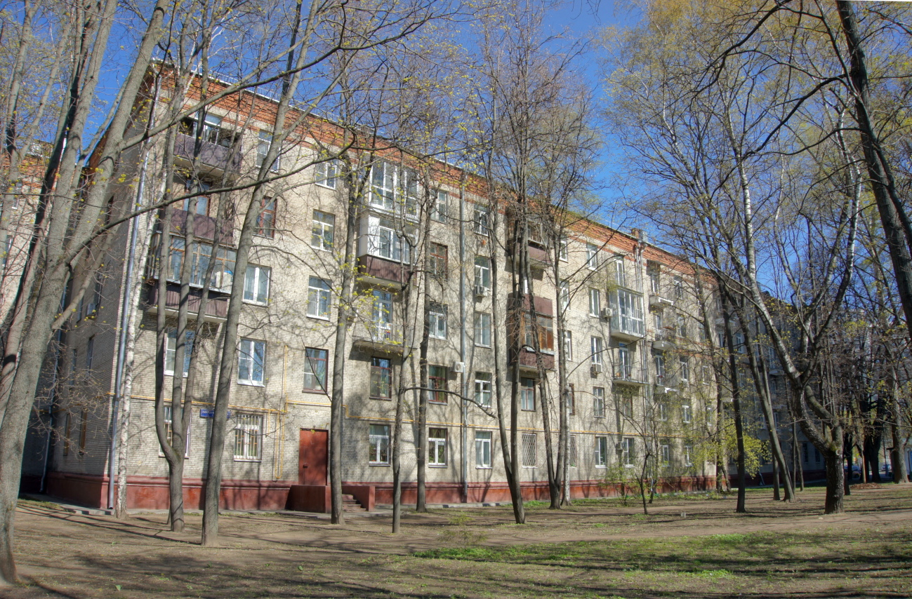 Moscow, Улица Вучетича, 4 (подъезды 1-2); Улица Вучетича, 4 (подъезды 3-4)