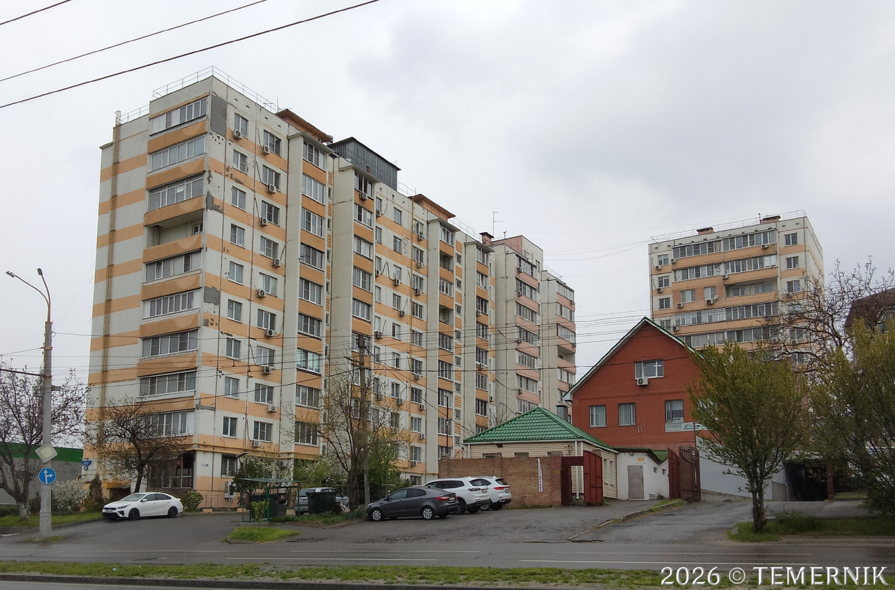 Ростов-на-Дону, Портовая улица, 370 (секции 1-2); Портовая улица, 370 (секция 3); Портовая улица, 370 (секция 4)