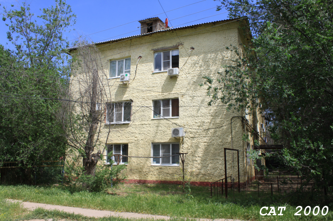 Камызяк, Молодёжная улица, 2