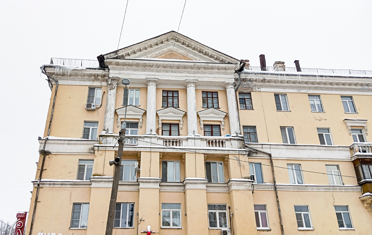 Электросталь, Советская улица, 12 / Улица Николаева, 1