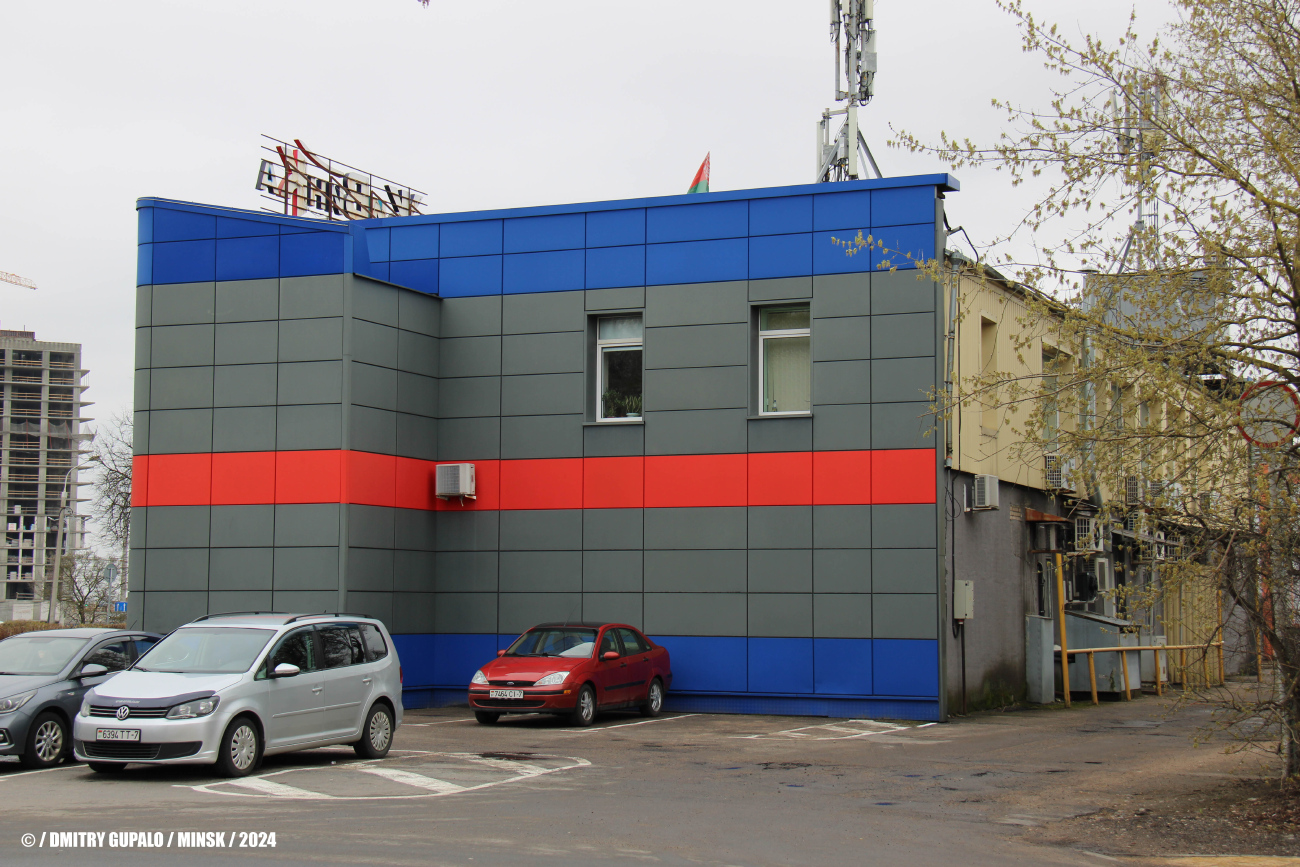 Минск, Улица Лейтенанта Кижеватова, 32 / Рижская улица, 1