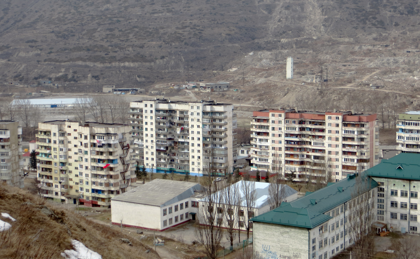 Тырныауз, Эльбрусский проспект, 27; Эльбрусский проспект, 40; Эльбрусский проспект, 38