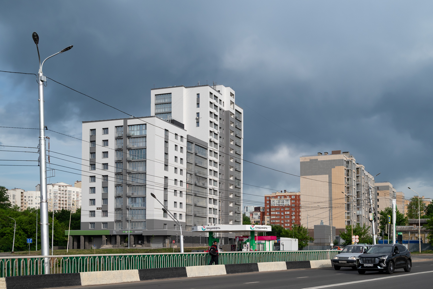 Уфа, Улица Октябрьской Революции, 62/1; Проспект Салавата Юлаева, 11; Улица Октябрьской Революции, 54Б