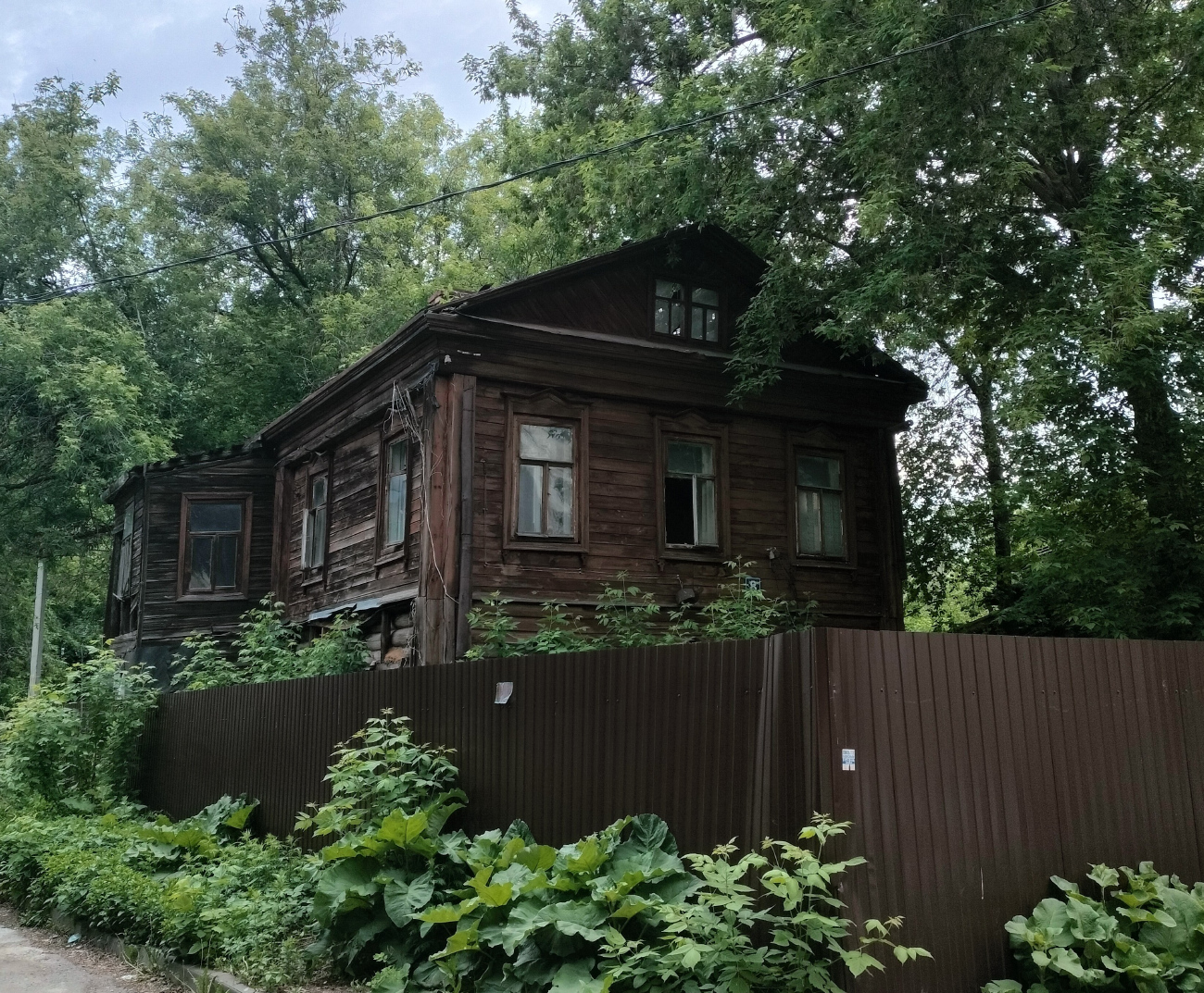 Kaasan, Улица Хади Атласи, 8