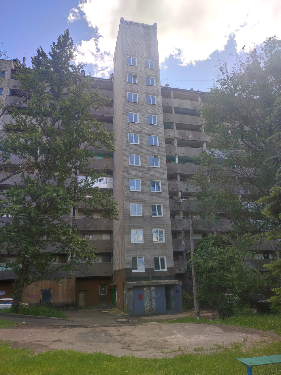 Донецк, Проспект Ильича, 32