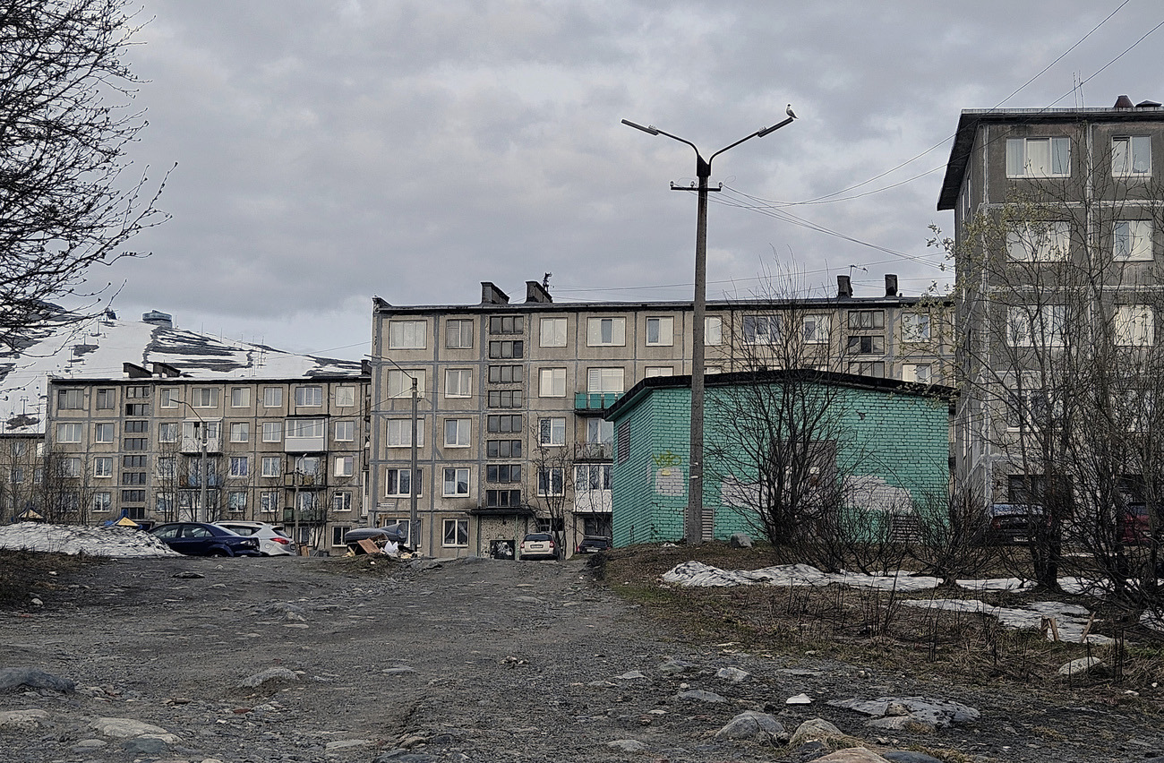 Кировск, Улица 50 лет Октября, 25; Улица 50 лет Октября, 27