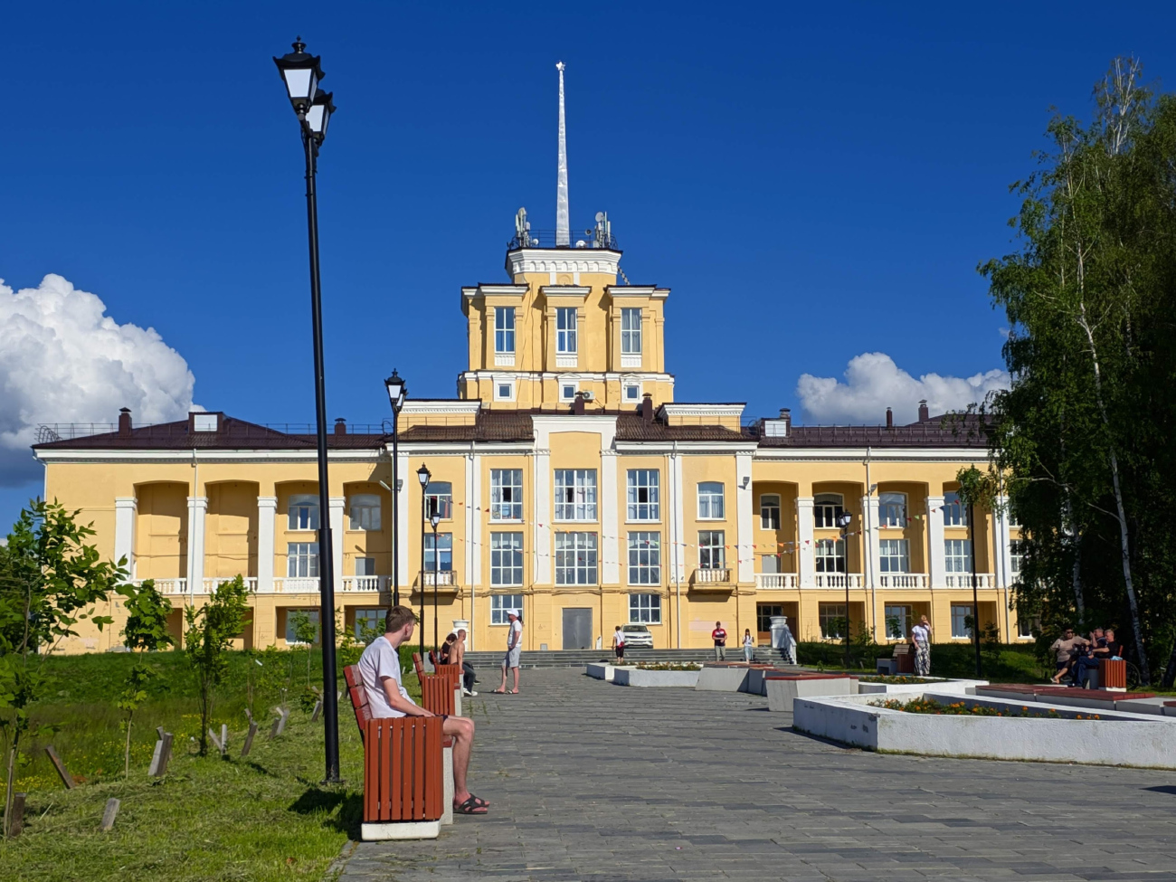 Среднеуральск, Набережная улица, 8А