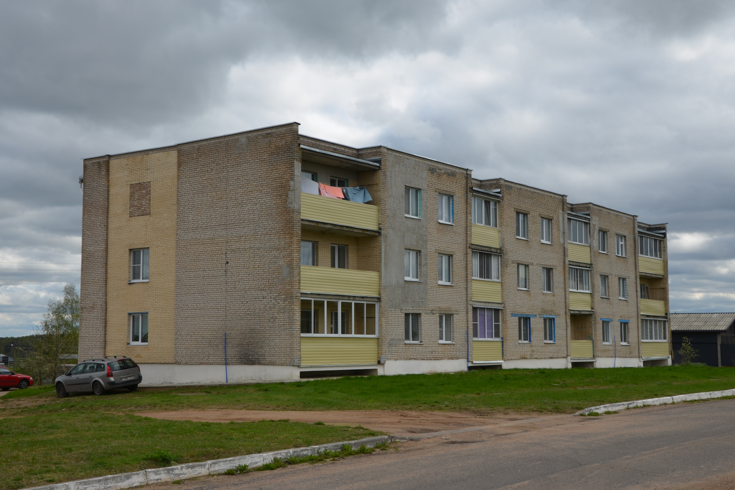 Крупский район, прочие н.п., аг. Замки, Молодёжная улица, 14