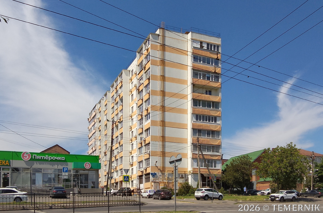 Ростов-на-Дону, Портовая улица, 370 (секция 3); Портовая улица, 370 (секции 1-2)