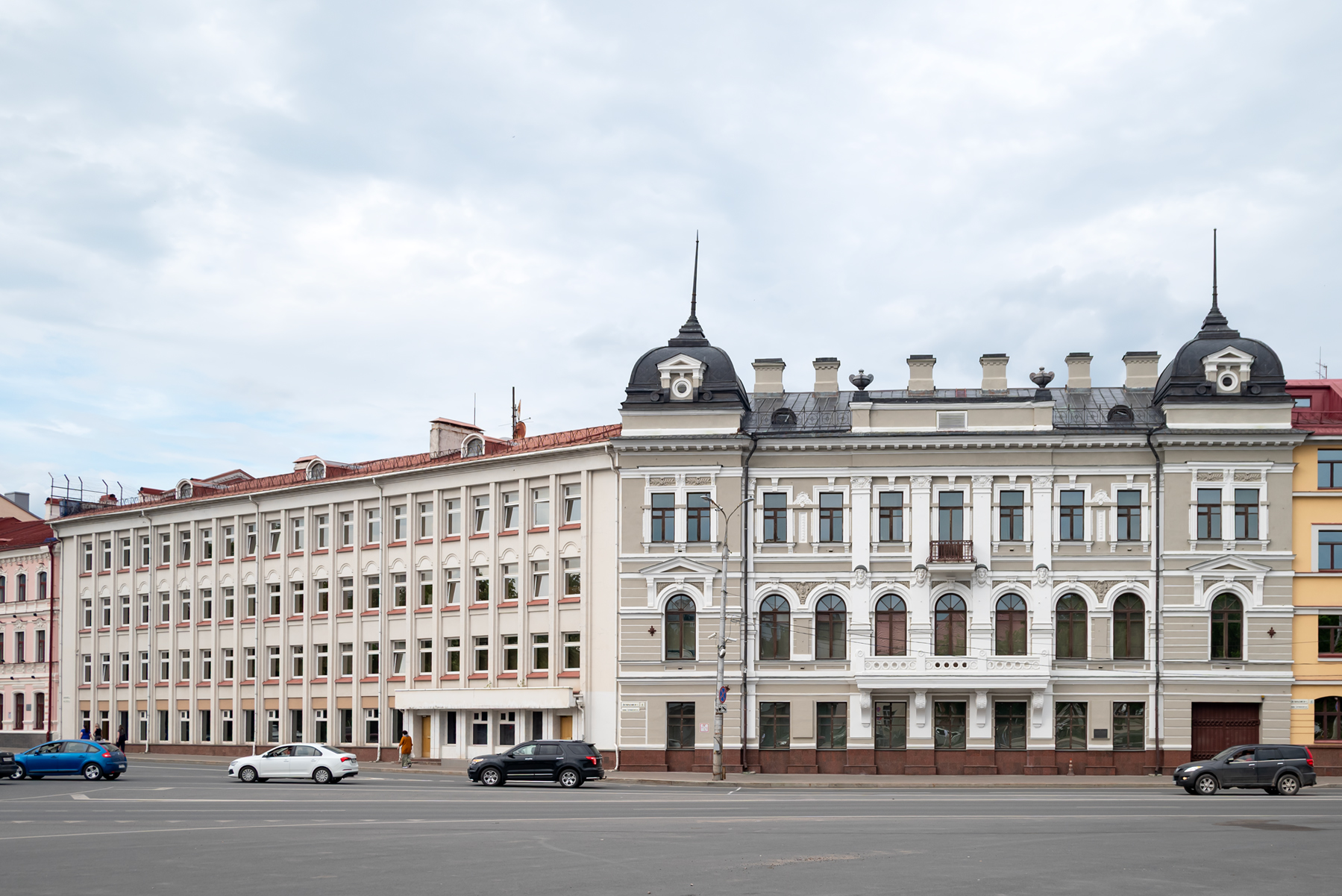 Псков, Октябрьский проспект, 6; Октябрьский проспект, 8