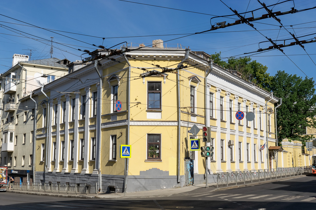 Нижний Новгород, Улица Пискунова, 20 / Варварская улица, 3А