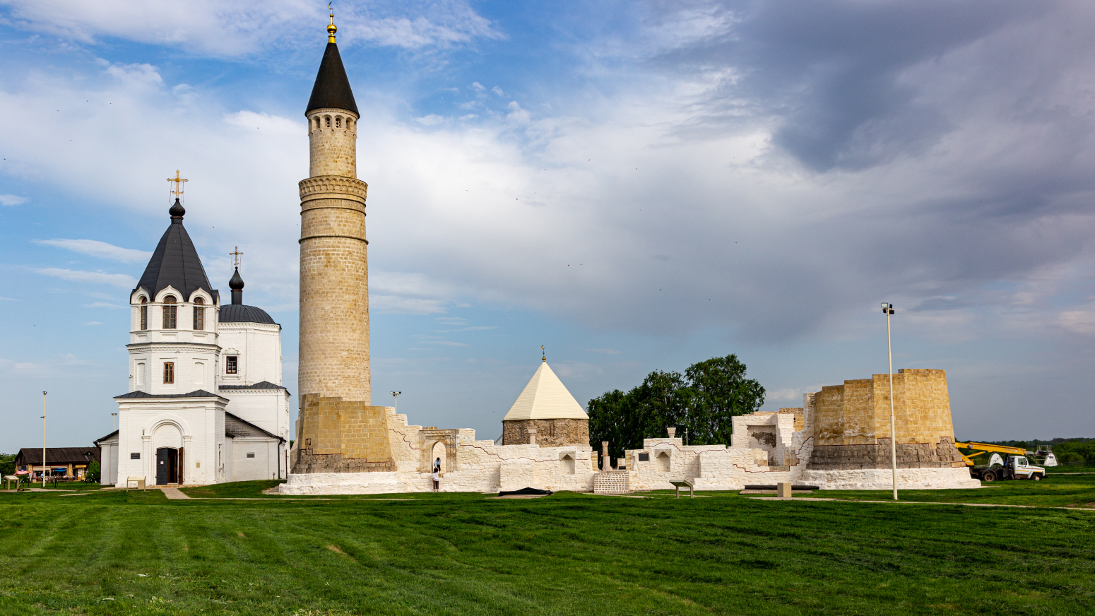 Болгар, Улица Назаровых, 67 (Успенская церковь); Улица Назаровых, 67 (Большой минарет); Улица Назаровых, 67 (Восточный мавзолей)