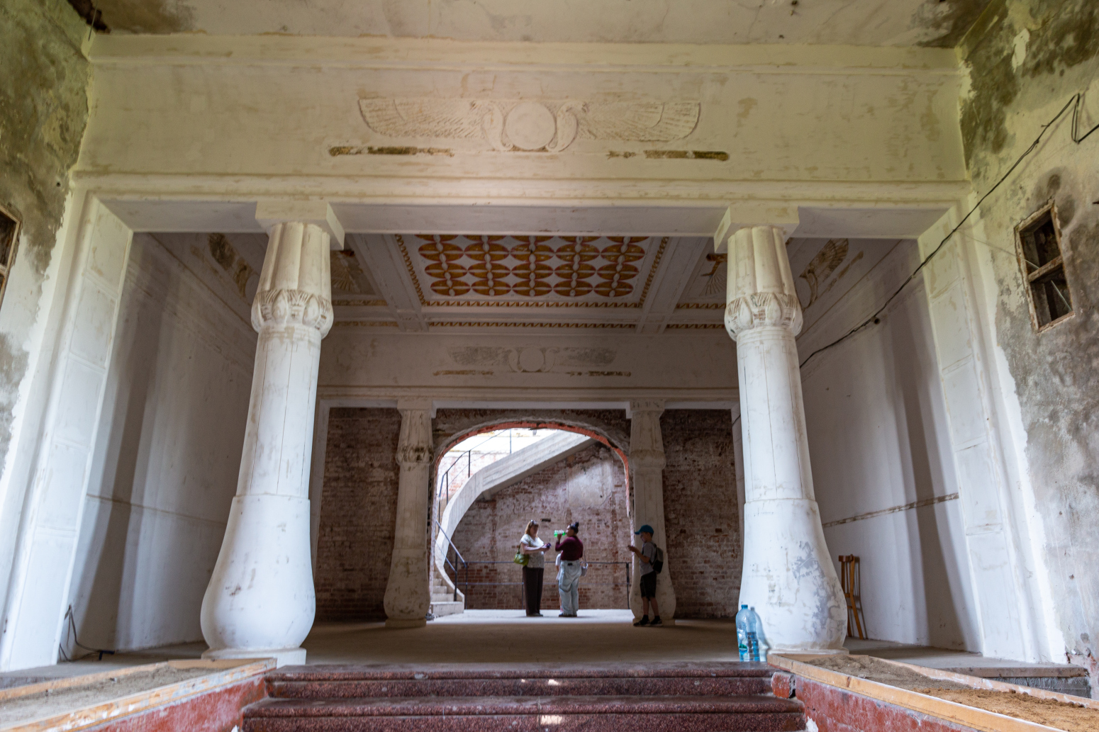 Красный Профинтерн, Набережная улица, 2