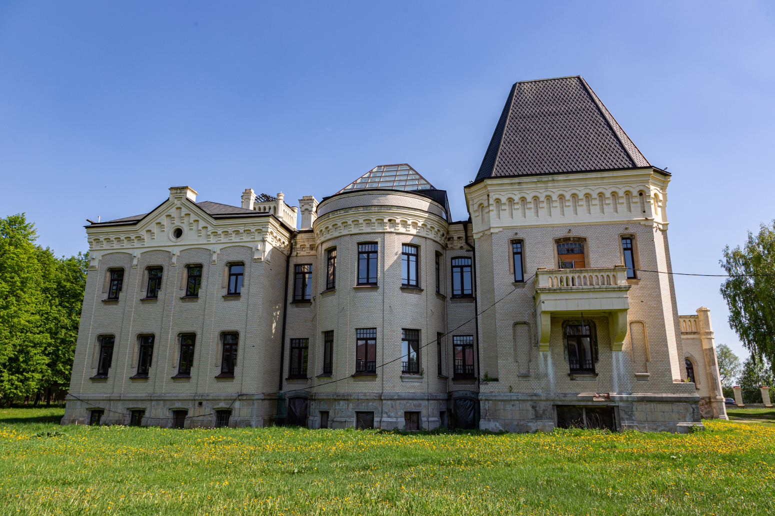 Красный Профинтерн, Набережная улица, 2