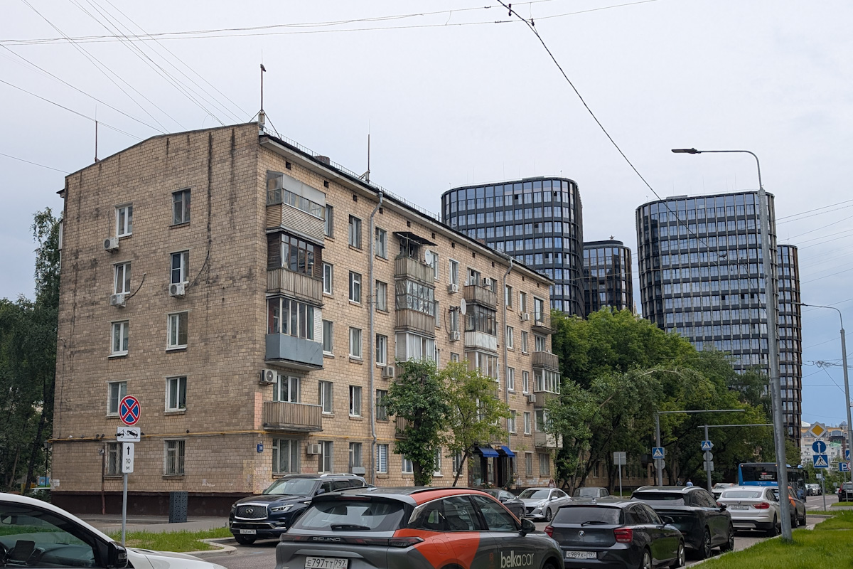 Москва, Улица Заморёнова, 18; Дружинниковская улица, 15А