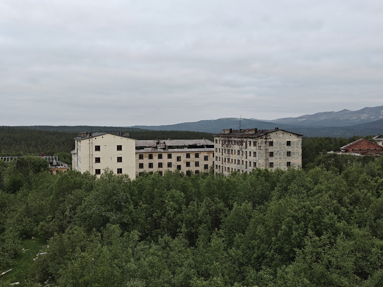 Кольский район, прочие н.п., пос. Песчаный, Октябрьская улица, 2Б; пос. Песчаный, Октябрьская улица, 2; пос. Песчаный, Октябрьская улица, 2А