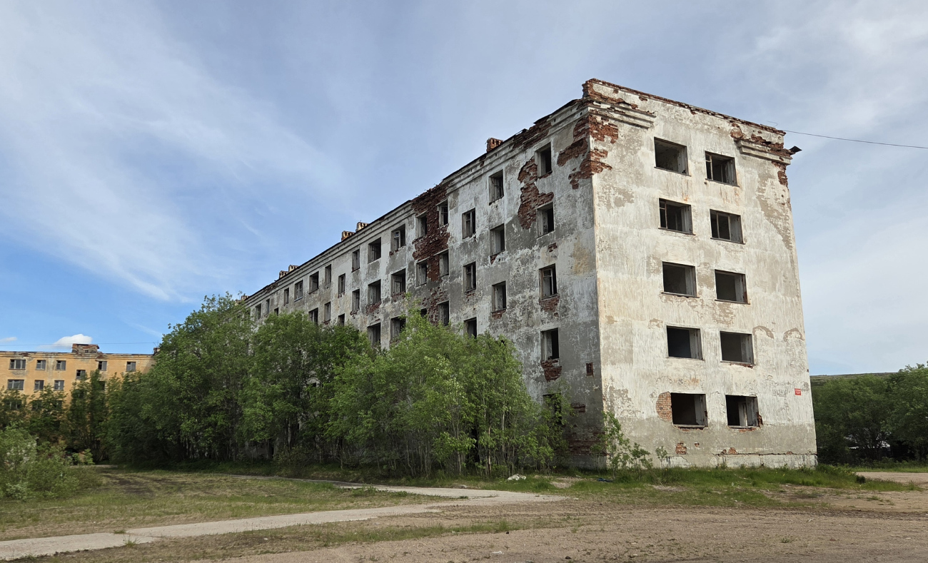 Кольский район, прочие н.п., н.п. Туманный, Улица Энергетиков, 6